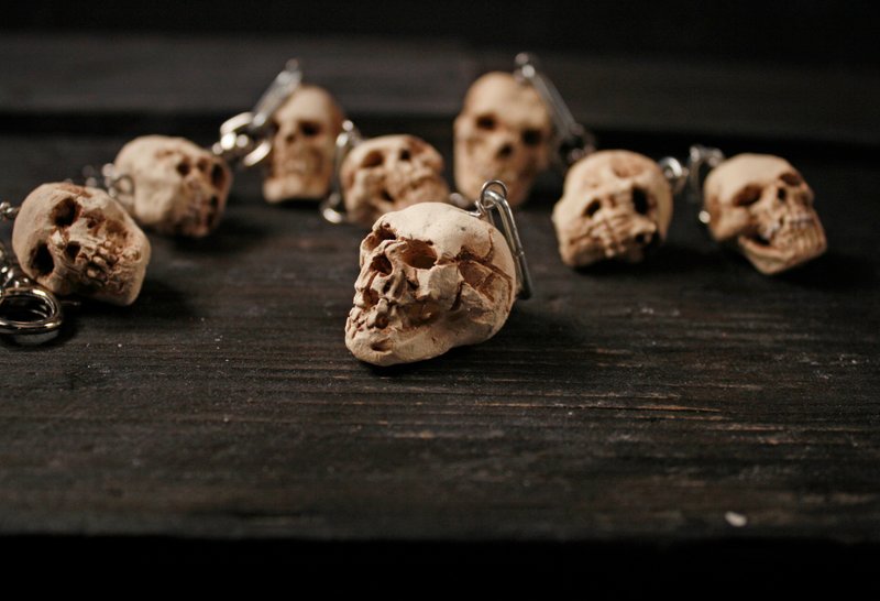 Ceramic small skull (handmade and randomly shipped with pendant diffuser Stone incense sticks holder) - Stuffed Dolls & Figurines - Pottery 