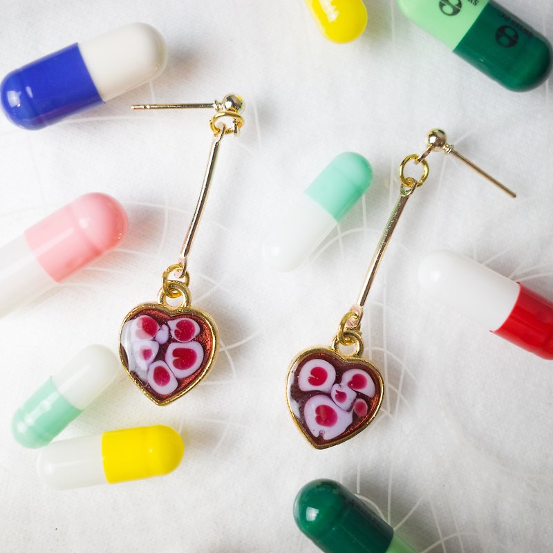 Pills Salvation Number: The third dose of Japanese UV plastic earrings jewelry - ต่างหู - วัสดุอื่นๆ สีแดง