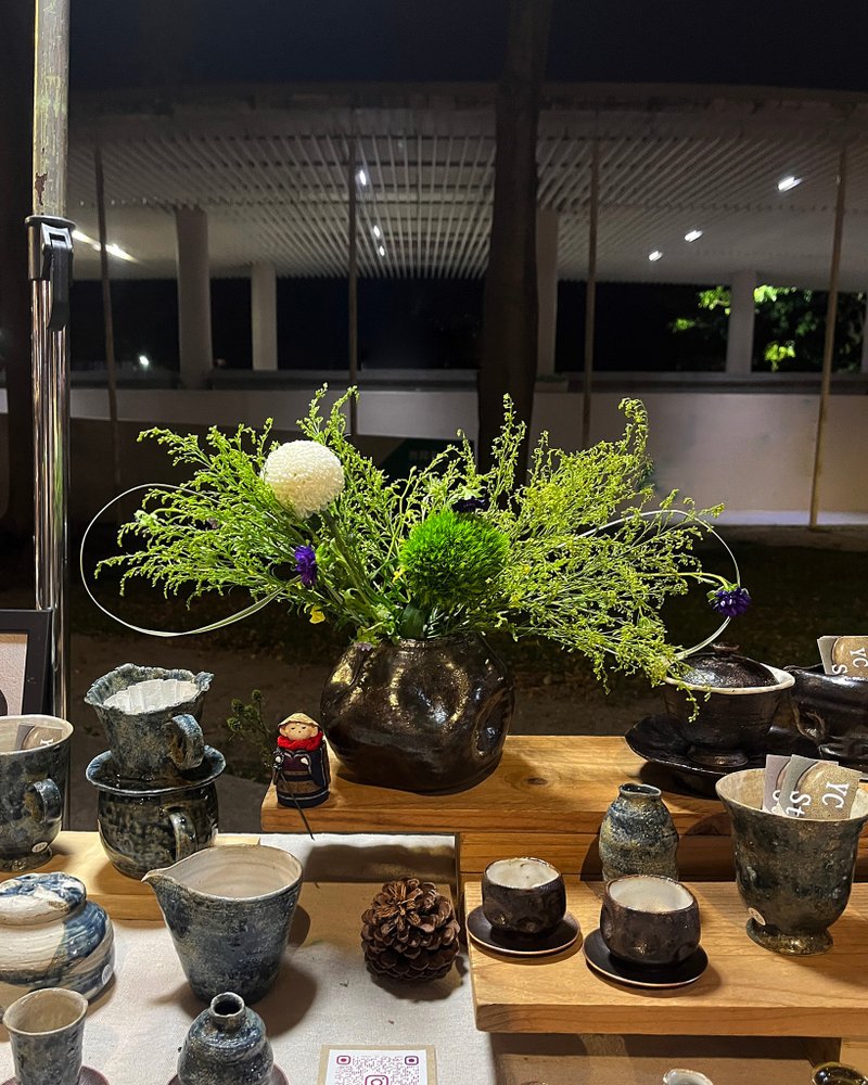 凹凸 花器 花瓶 | 陶器皿 - 花瓶/花器 - 陶 黑色