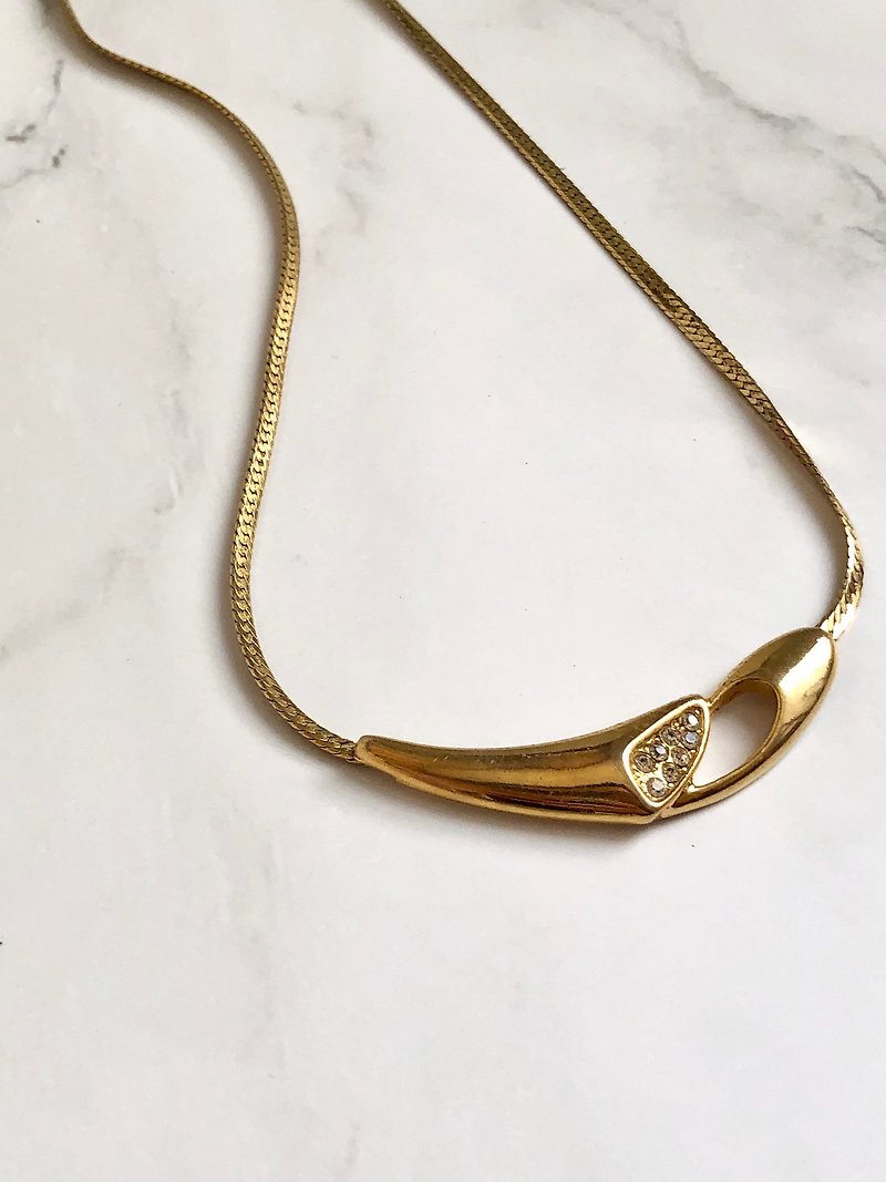 Vintage Abstract Hollow Charm Gold Herringbone Chain Necklace