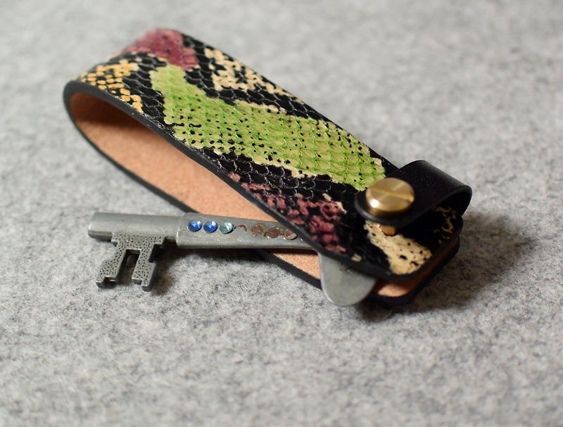 YOURS Limited colorful snakeskin simple thick design key ring - Keychains - Genuine Leather 