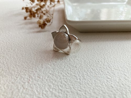 Buono。布歐若 手作客製化禮盒/婚禮小物 ||星星造型鑲崁天然石||純銀戒指