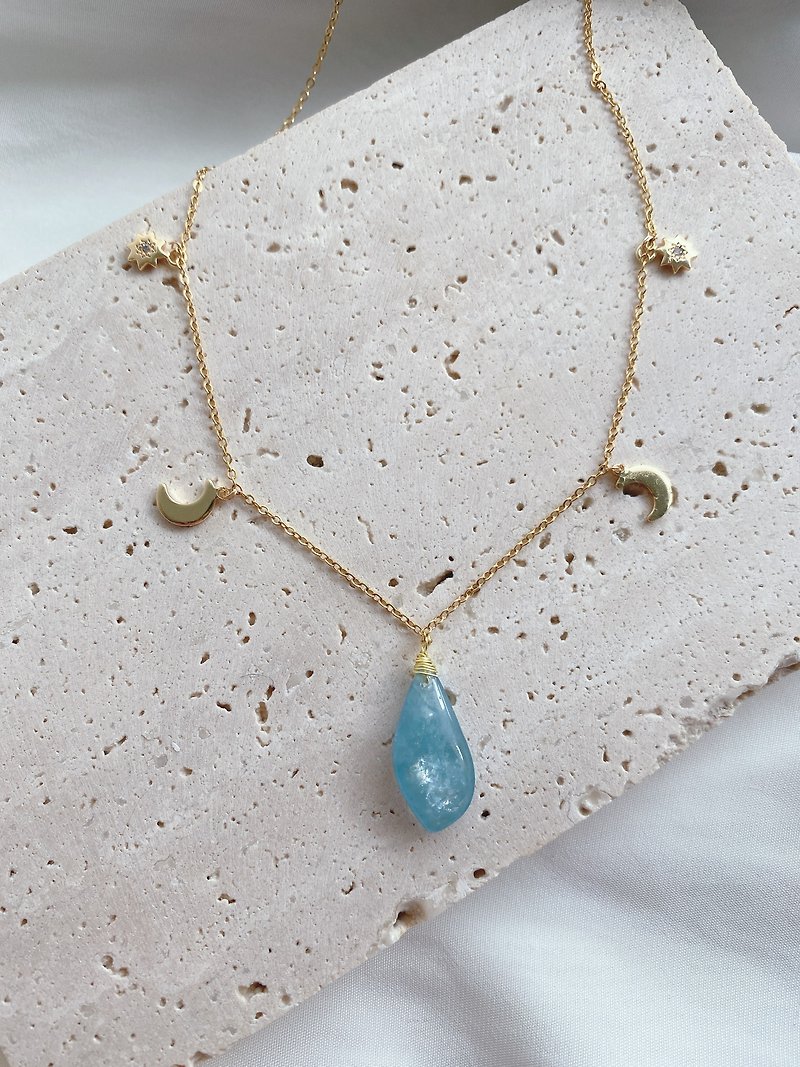 Natural Shiny Aquamarine necklace - Necklaces - Crystal Blue