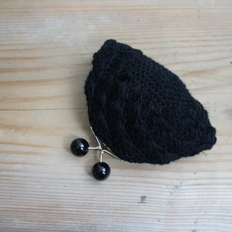Ba-ba handmade Crochet minipouch No.C1106 - กระเป๋าเครื่องสำอาง - วัสดุอื่นๆ สีดำ