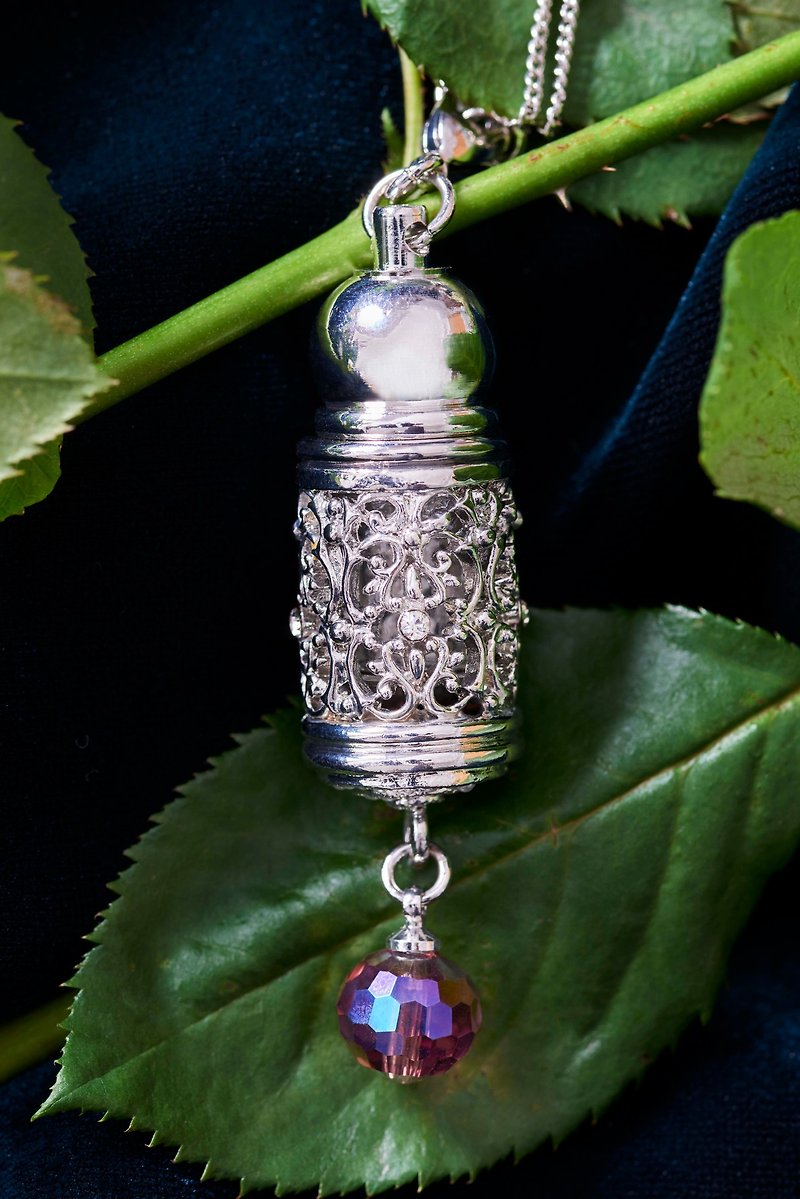 Neve Jewelry Teresa Fantasy Mini Perfume Bottle Necklace (Silver) - สร้อยคอ - โลหะ สีเทา
