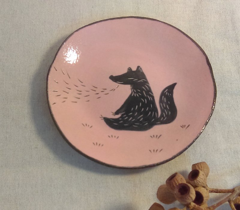 DoDo hand whisper. Animal silhouette series - Fox medium plate (pink) - Pottery & Ceramics - Pottery Pink