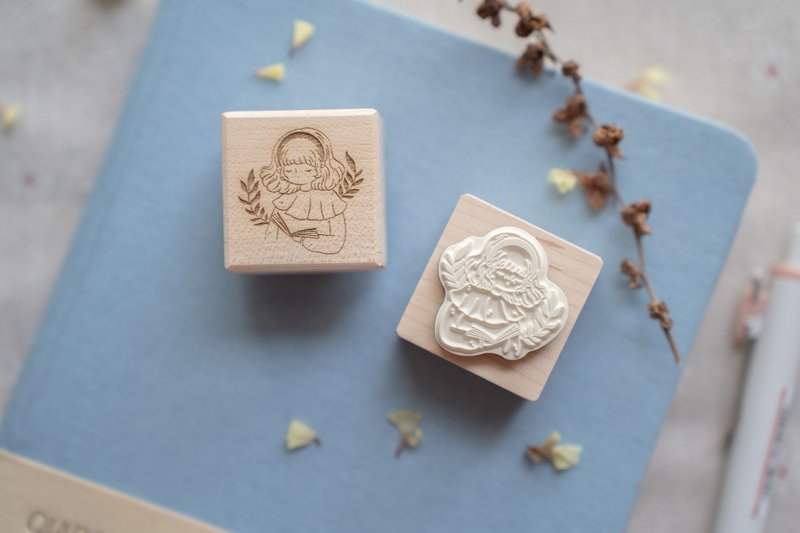 Little Bookworm Wood Handle Rubber Stamp - 印章/印台 - 橡膠 