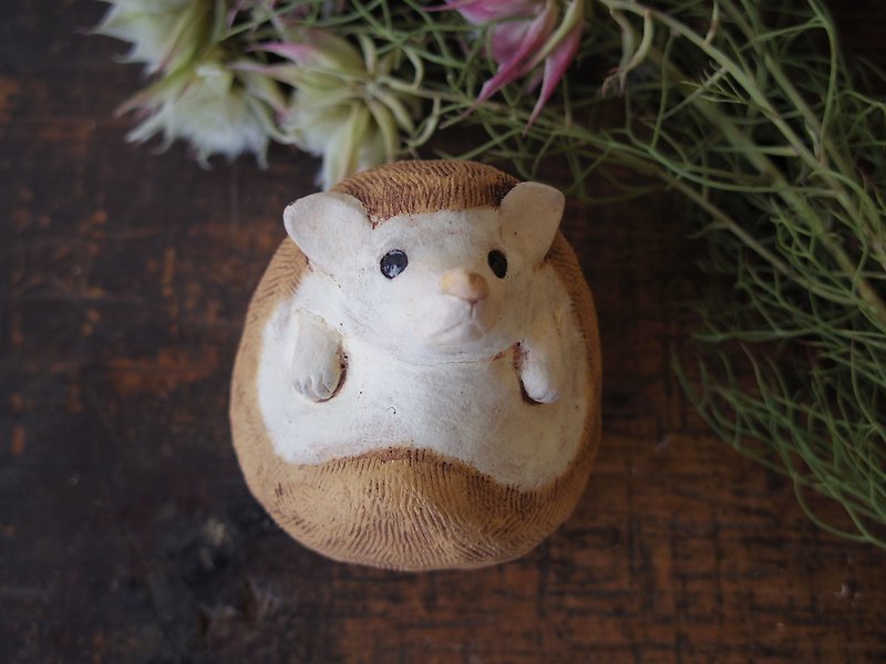Hedgehog figure - ตุ๊กตา - ดินเผา สีกากี