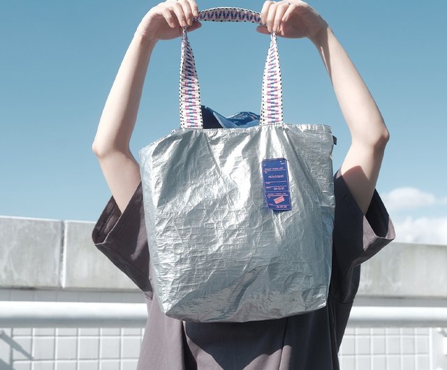 T×T 韓国 聖水POP UP スリングバッグ紙袋付 T×T 韓国 聖水POP UP スリングバッグ紙袋付 - メルカリ