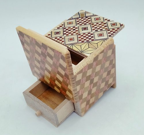 Japanese Puzzle Box OKA 引出し付４回仕掛けキューブ秘密箱 伝統寄木・市松 パズル箱 箱根寄木細工