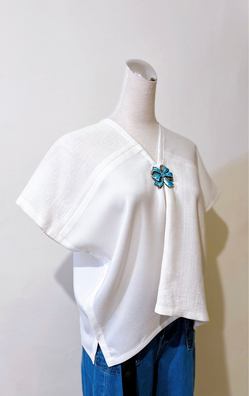 Unique and elegant white spliced ​​textured tea suit square suit - Women's Vests - Cotton & Hemp White