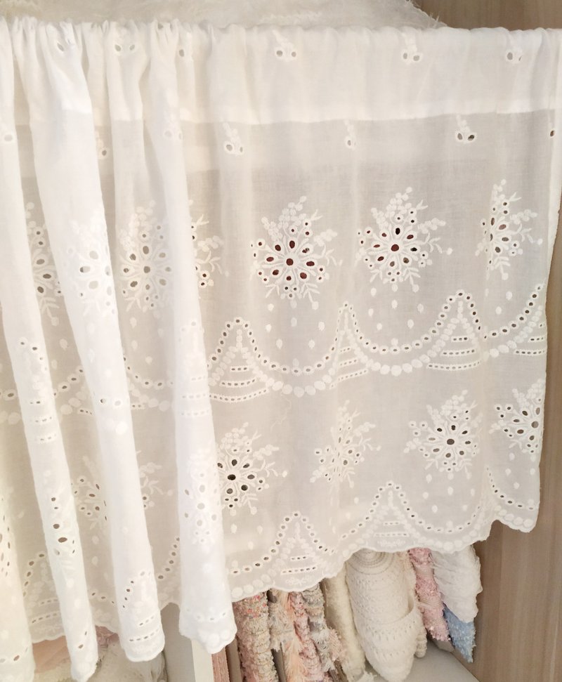 白色純棉刺繡繡花窗簾門簾咖啡簾 - 門簾/門牌 - 棉．麻 