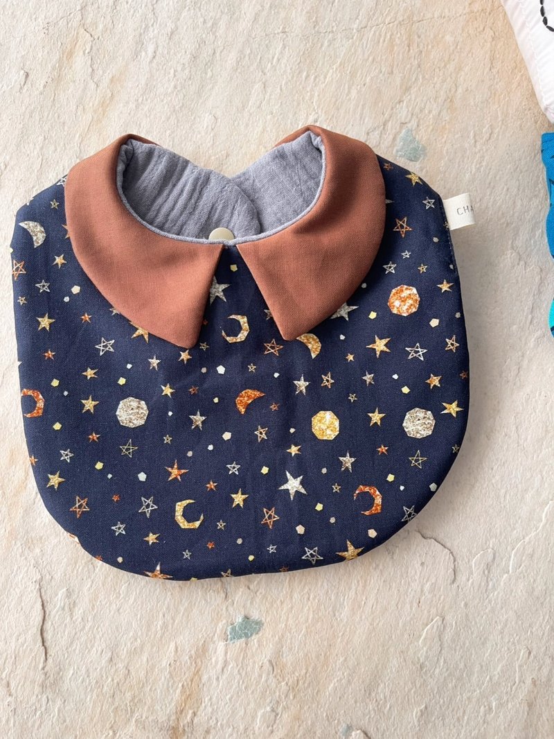 Chocolate Planet. Pure cotton six-layer gauze small pointed collar bib/reversible - ผ้ากันเปื้อน - ผ้าฝ้าย/ผ้าลินิน สีดำ