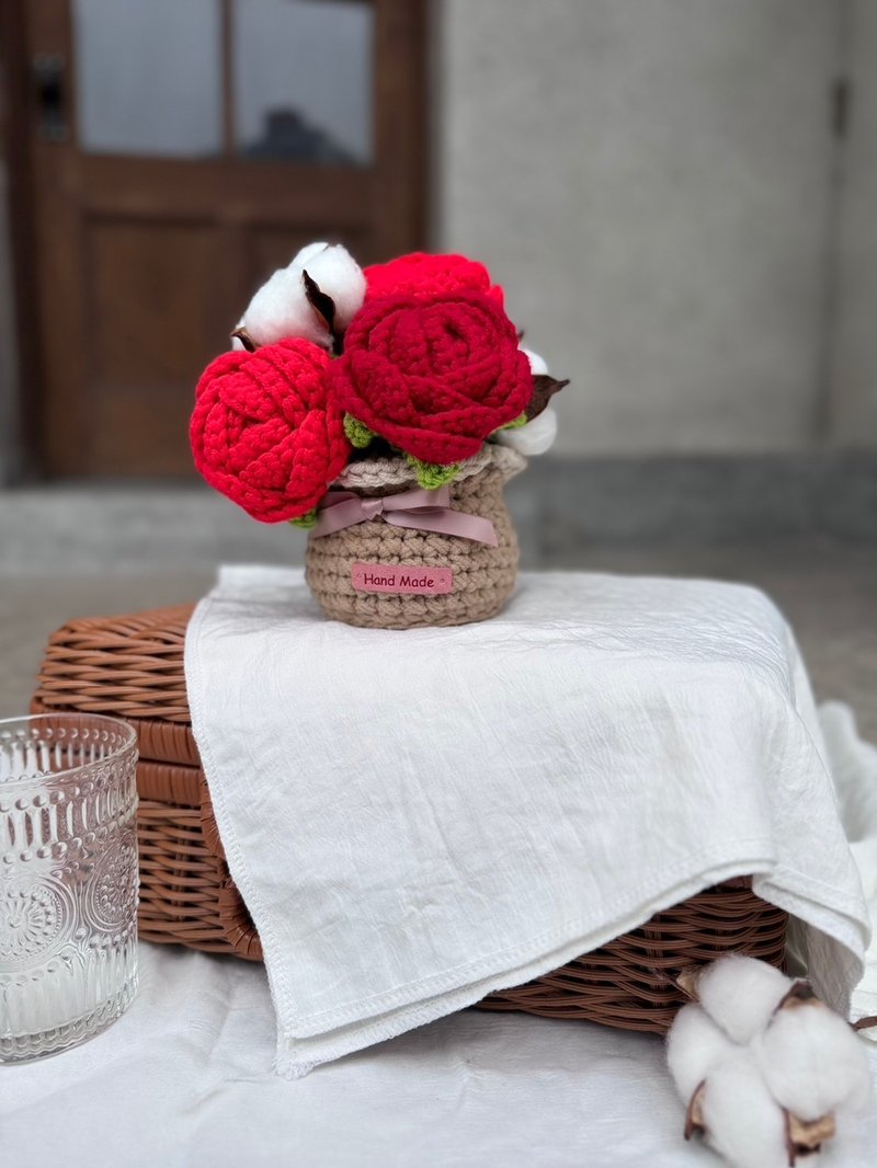 Crochet flower rose potted yarn flower - red rose potted plant - Dried Flowers & Bouquets - Cotton & Hemp Red