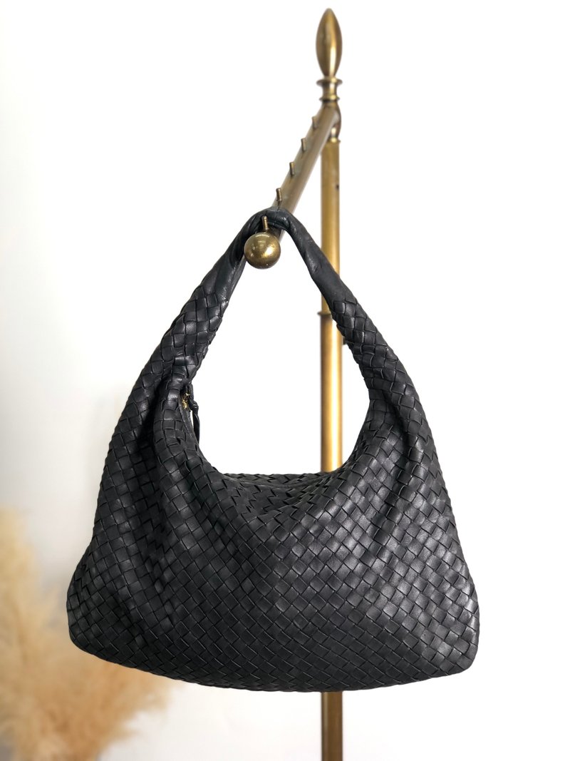 【 日本直送　名牌中古包 】Bottega Veneta ショルダーバッグ ブラック レザー イントレチャート ホーボーバッグ vintage t85582 - 側背包/斜背包 - 真皮 黑色