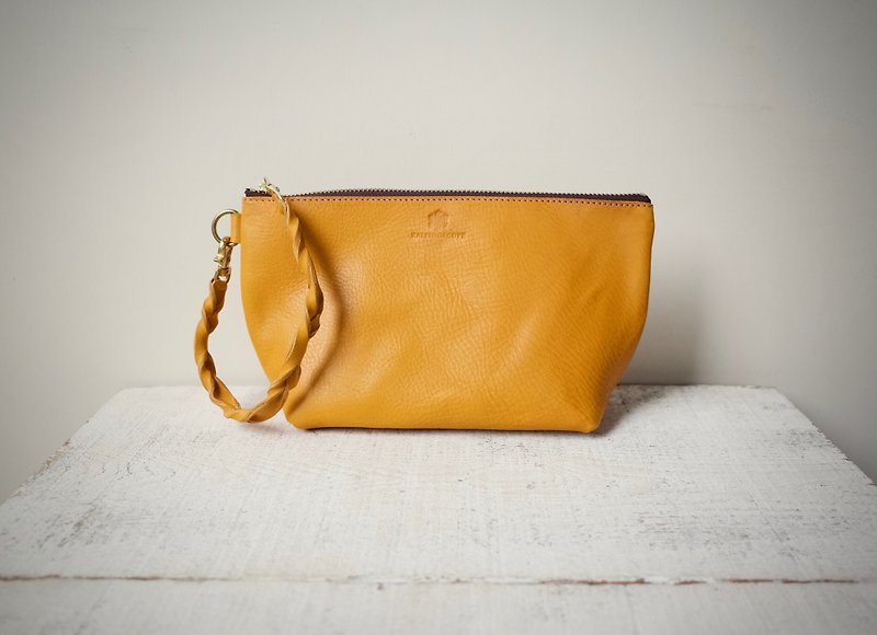 Italian leather Nume leather clutch pouch barco M Mimosa - Toiletry Bags & Pouches - Genuine Leather Yellow