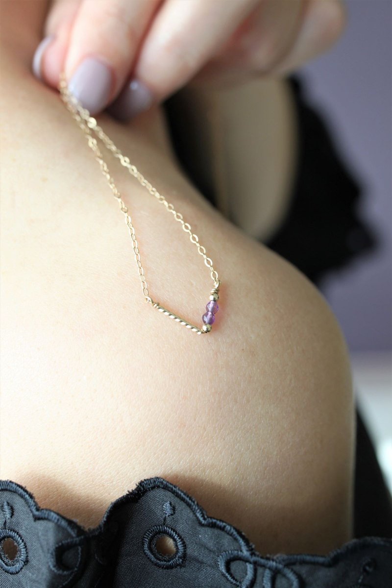 Nobles are everywhere V Embrace hope and happiness 14k gold necklace amethyst birthday graduation gift - สร้อยคอ - เครื่องเพชรพลอย สีม่วง