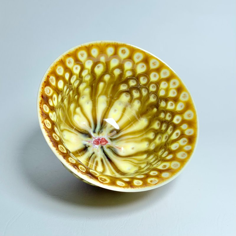 Peacock teacup / Taiwan pottery artist Yu-ning, Chiu - ถ้วย - เครื่องลายคราม หลากหลายสี