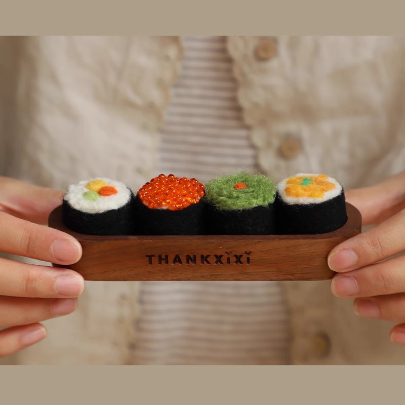 Wool felt handmade sushi series caviar sea urchin roll brooch/pin/magnet/refrigerator magnet/hairpin - ของวางตกแต่ง - ขนแกะ หลากหลายสี