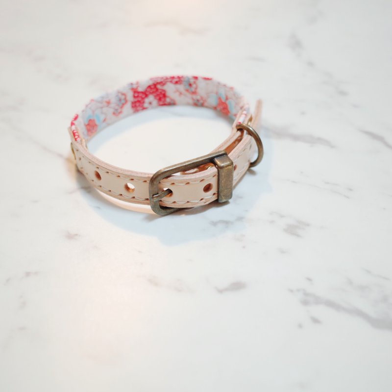 Cat collar S size strawberry sweetheart broken flowers a little red can be purchased with a tag and a bell - Collars & Leashes - Cotton & Hemp 