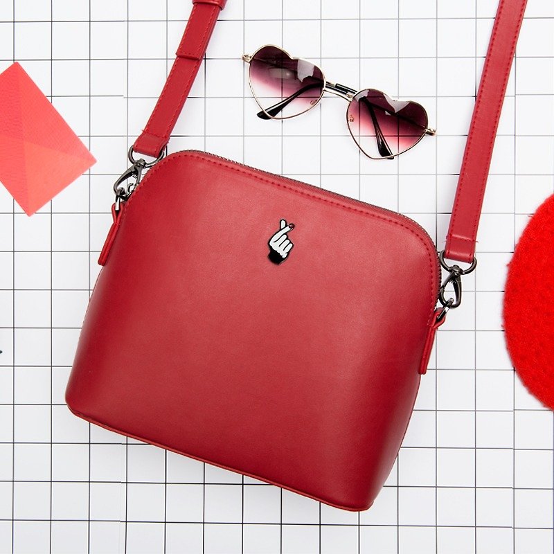 KIITOS MOMENT series shell leather messenger bag - love gestures - กระเป๋าแมสเซนเจอร์ - หนังแท้ สีแดง