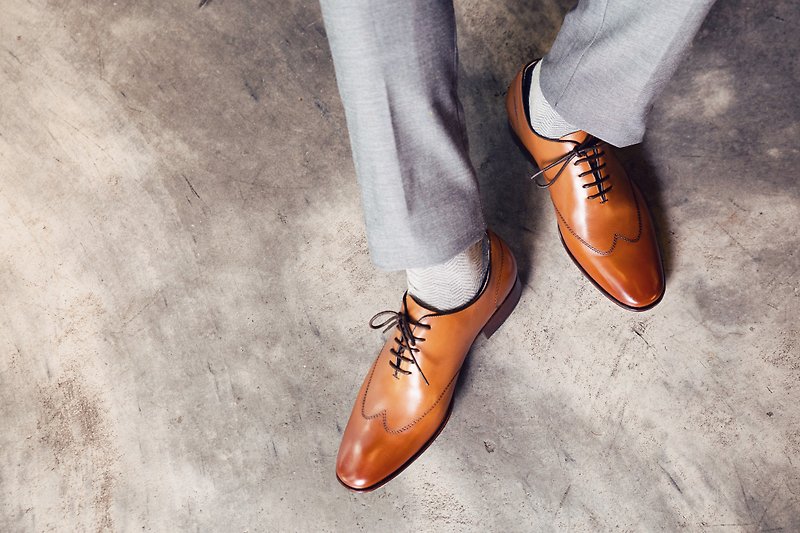 WHOLE-CUT Wing pattern stitching Oxford shoes honey brown gentleman shoes wedding shoes leather shoes men - รองเท้าอ็อกฟอร์ดผู้ชาย - หนังแท้ สีส้ม