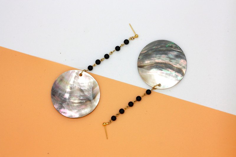 Continuous Collection Black Shell Earrings - 22k Stud Earrings in Sterling Silver - Earrings & Clip-ons - Gemstone Gold