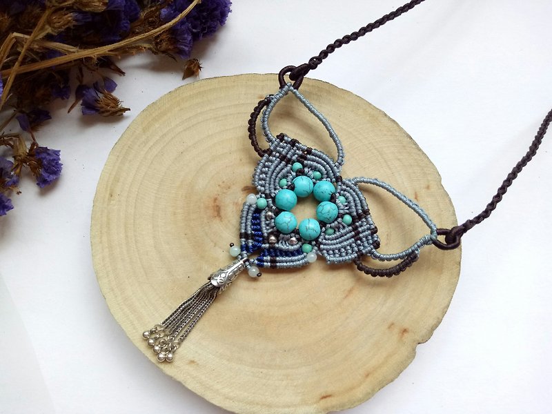 Hand-woven macrame series~turquoise necklace design - สร้อยคอ - วัสดุอื่นๆ 