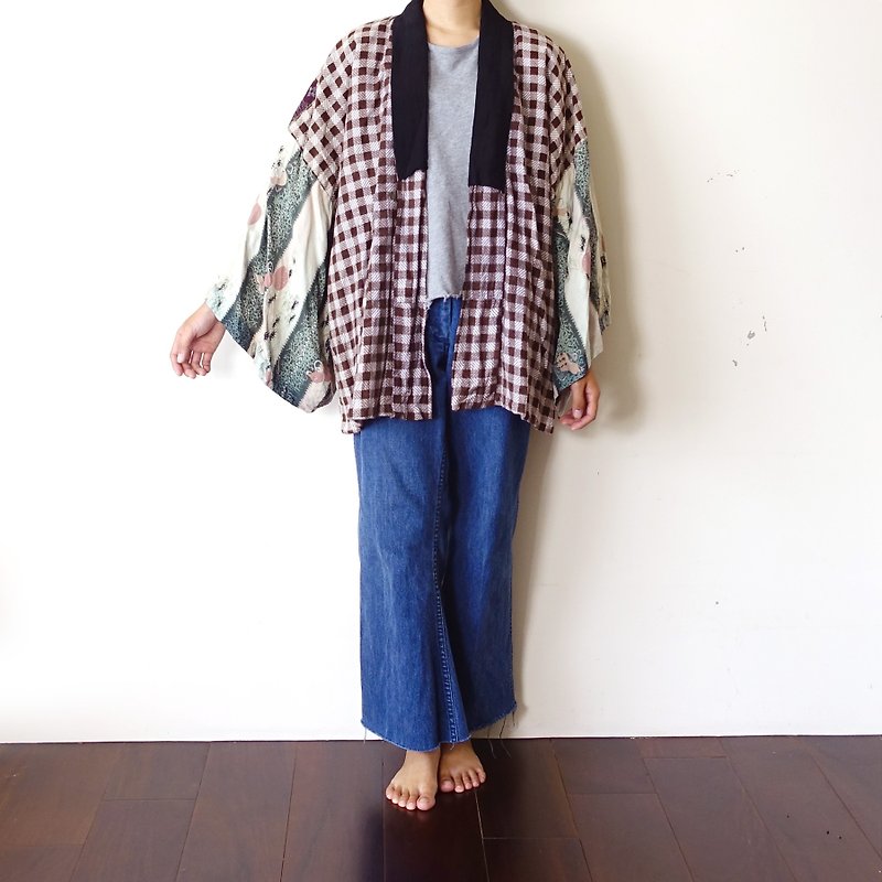 BajuTua /古著/ 咖啡色格紋拼布 雙色和服外套 haori kimono - 女大衣/外套 - 聚酯纖維 咖啡色