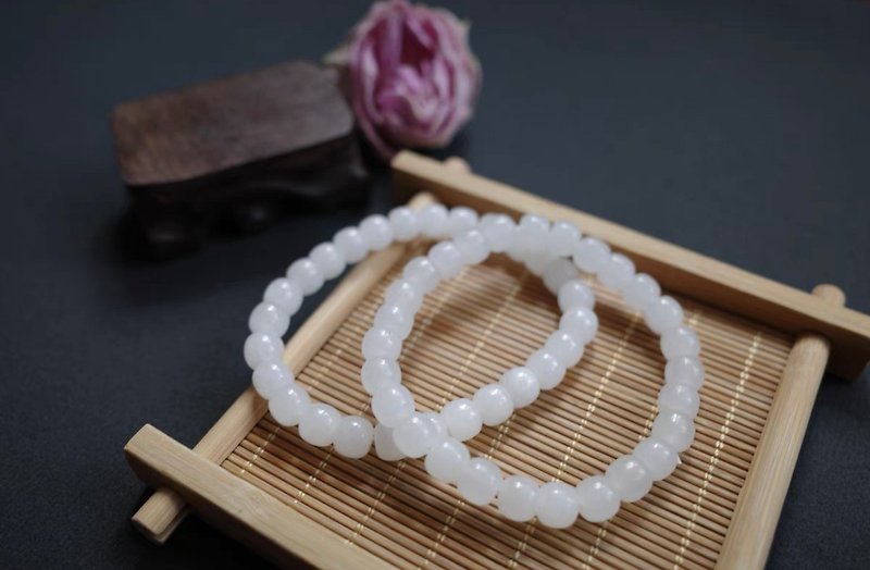 Natural Hetian Jade White Jade String Design Bracelet Handheld S - สร้อยข้อมือ - หยก ขาว