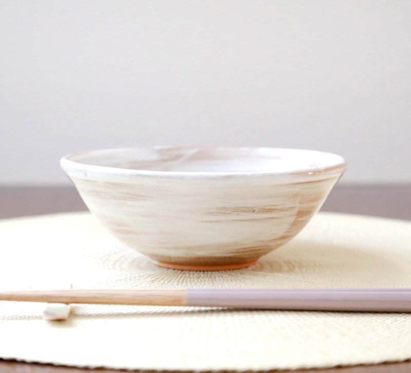 柔らかな土味 白刷毛目の飯碗 - 碗 - 陶 咖啡色