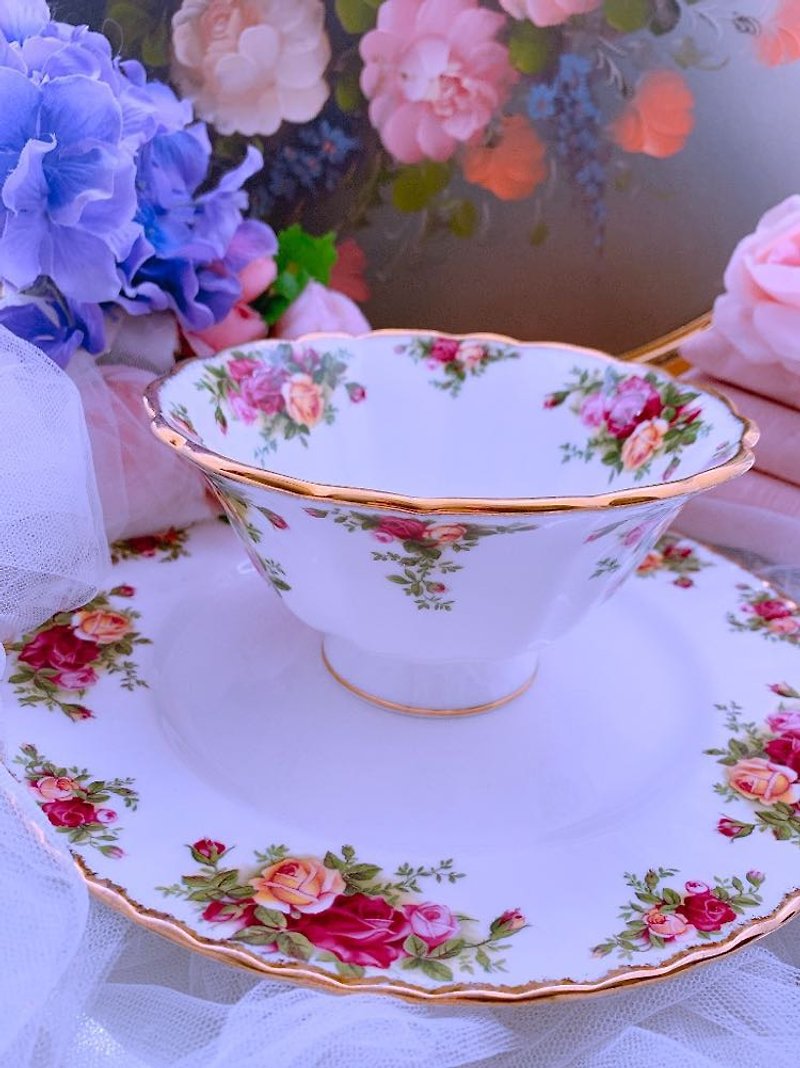 英國骨瓷皇家阿爾巴特Royal Albert 金鑲金鄉村玫瑰水果盅點心碗 - 廚具 - 瓷 紅色