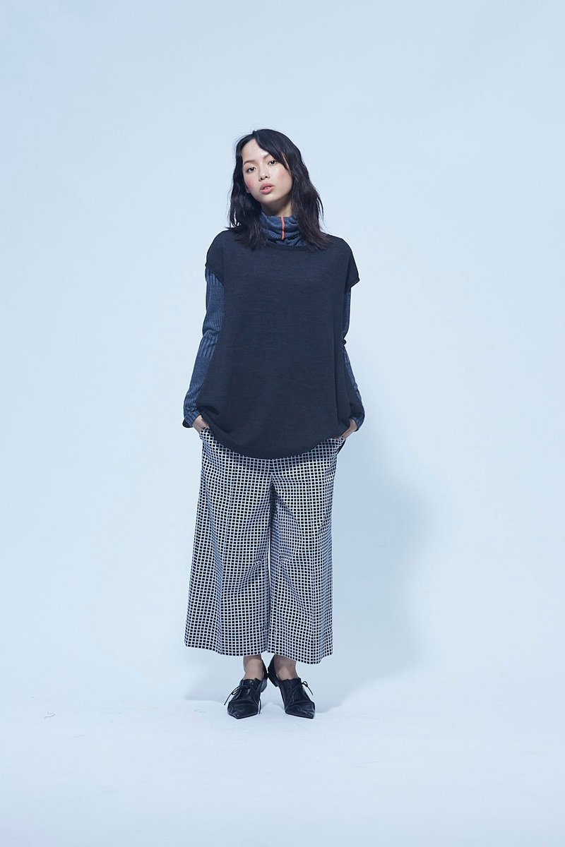 Light Collection _ 黑格中寬版拼接褲 - 女長褲 - 棉．麻 