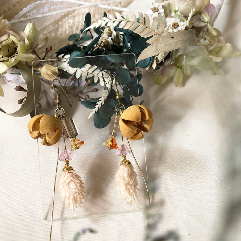 Brass Fruit Canary Earrings - ต่างหู - พืช/ดอกไม้ หลากหลายสี