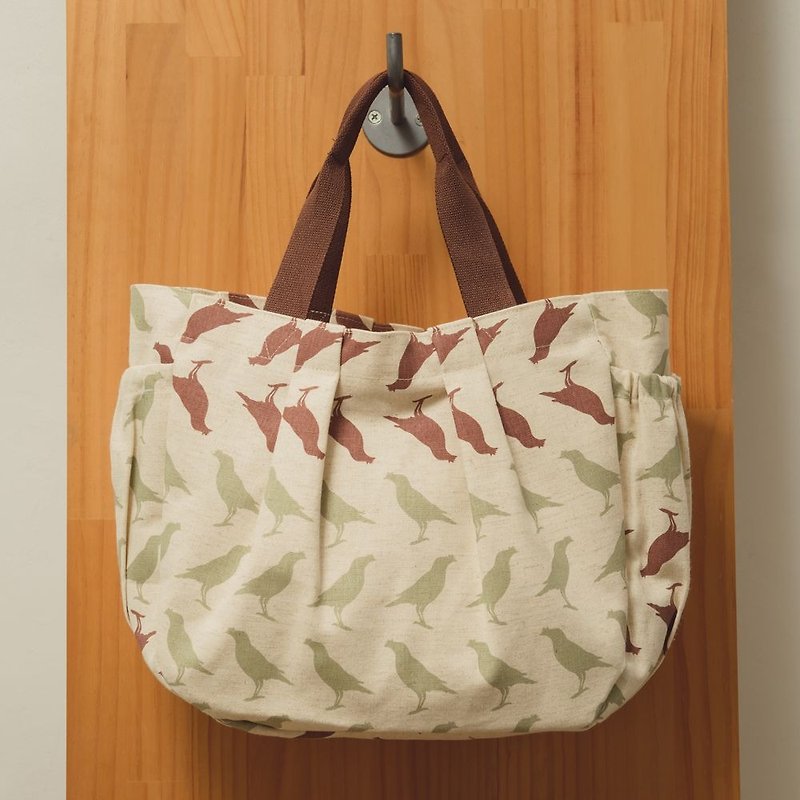 Dumpling Bag / Crested Myna No.5 / Linen Green and Brown - กระเป๋าถือ - ผ้าฝ้าย/ผ้าลินิน สีกากี