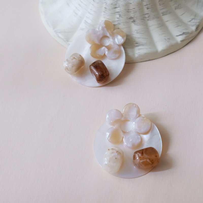 ALYSSA & JAMES flower earrings on the drawing board - Earrings & Clip-ons - Shell Gold