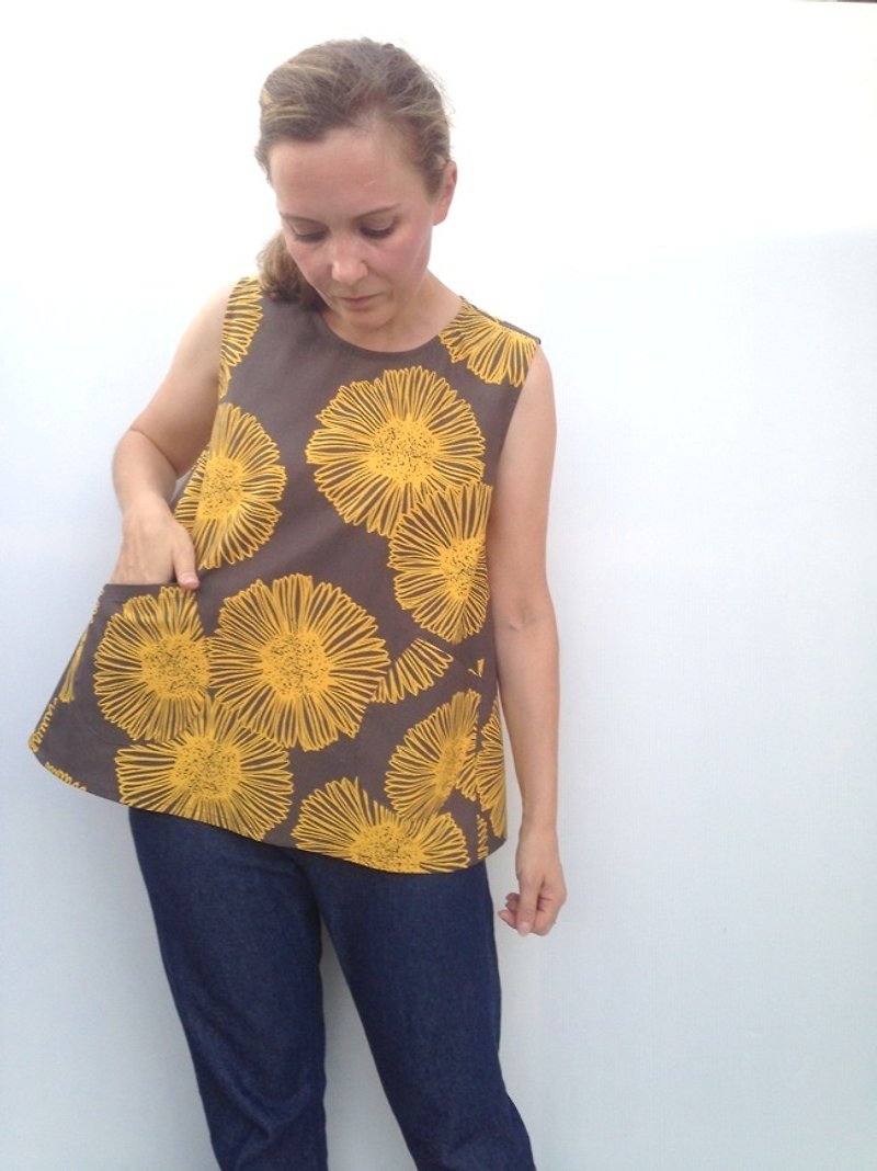 Yellow Flower top - เสื้อผู้หญิง - กระดาษ 