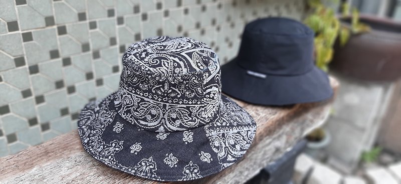 AMINS SHINY WORLD Handmade custom-made washed denim amoeba jacquard double-sided fisherman hat - Hats & Caps - Cotton & Hemp Multicolor