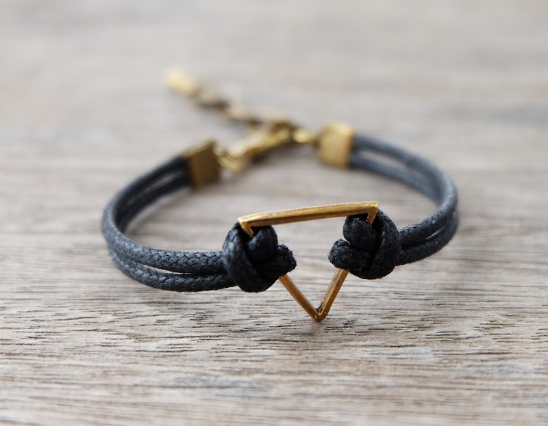 Triangle black waxed cotton cord bracelet - 手鍊/手鐲 - 其他材質 黑色