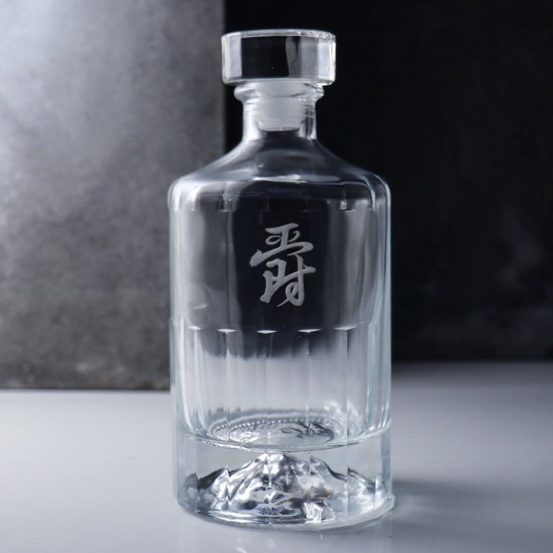 500cc【客製刻印酒瓶】(1個書法字) 厚底空酒瓶 梅酒瓶 釀酒瓶 - 酒杯/酒器 - 玻璃 透明