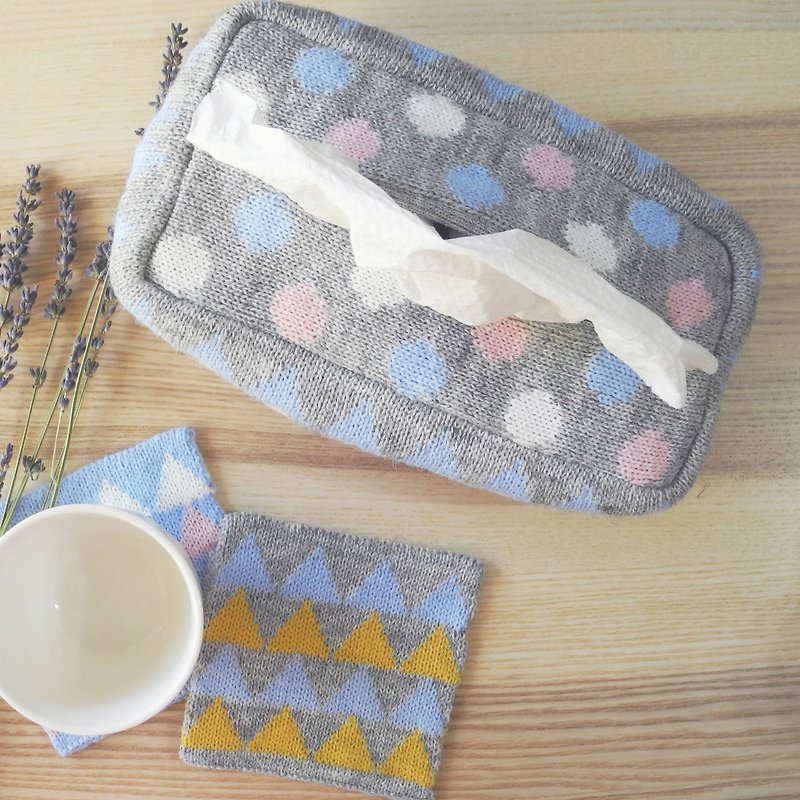 studio chiia knitted tissue cover - ผ้ารองโต๊ะ/ของตกแต่ง - เส้นใยสังเคราะห์ สีเทา