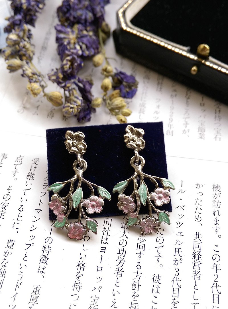 [Western antique jewelry / old age] 1970's pink leaf 珐琅 pin earrings - ต่างหู - โลหะ สึชมพู
