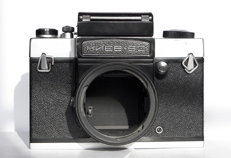 Kiev 6C with waist level finder USSR medium format SLR Pentacon Six mount - 相機/拍立得/底片相機 - 其他金屬 銀色