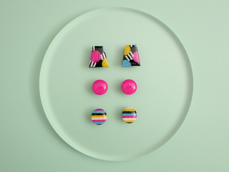 80s Neon Color Colorful Border Stud Earrings/ Clip-On/Metal Hypoallergenic/22 - ต่างหู - ดินเหนียว หลากหลายสี