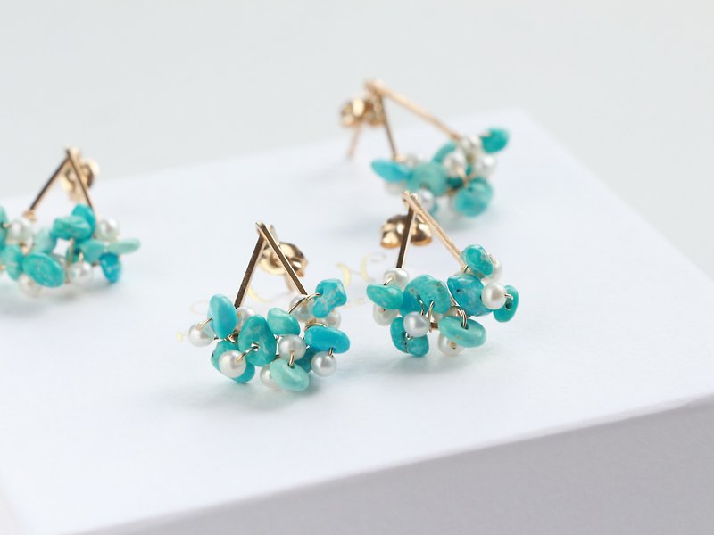 14kgf- sleeping beauty turquoise petit pierced earrings - Earrings & Clip-ons - Precious Metals Blue