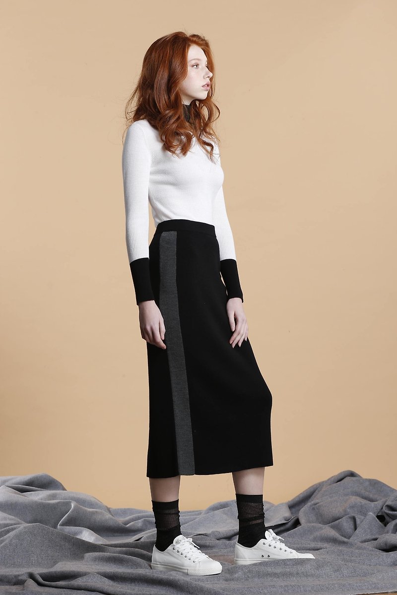 Fine weave double-color matching knit skirt / black ash - กระโปรง - ขนแกะ สีดำ