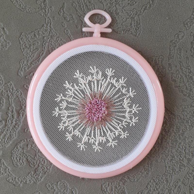 Hand embroidered dandelion on tulle, Make a Wish, pink hoop art, handmade - 相框/畫框 - 繡線 粉紅色