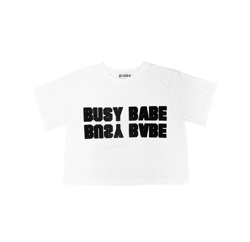BUSY BABE CROP T - 女 T 恤 - 聚酯纖維 白色