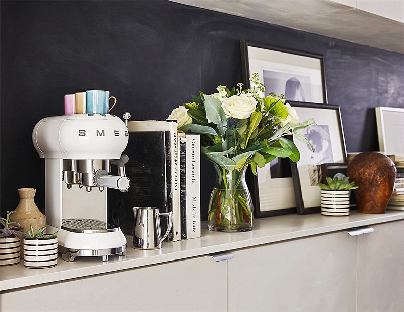 【SMEG】義大利半自動義式咖啡機-珍珠白 - 廚房家電 - 其他金屬 白色