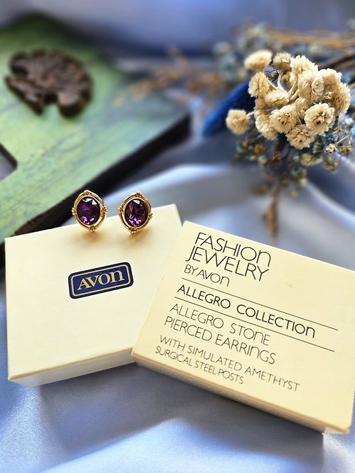 Hale黑爾典藏西洋古董 1983年AVON宮廷人造紫水晶針式耳環/vintage美國西洋古董